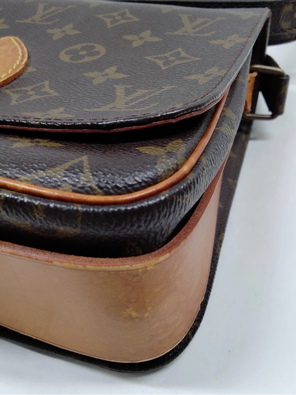 Louis Vuitton Cartouchiere MM Shoulder Bag – Monogram Canvas - Picture 6 of 9